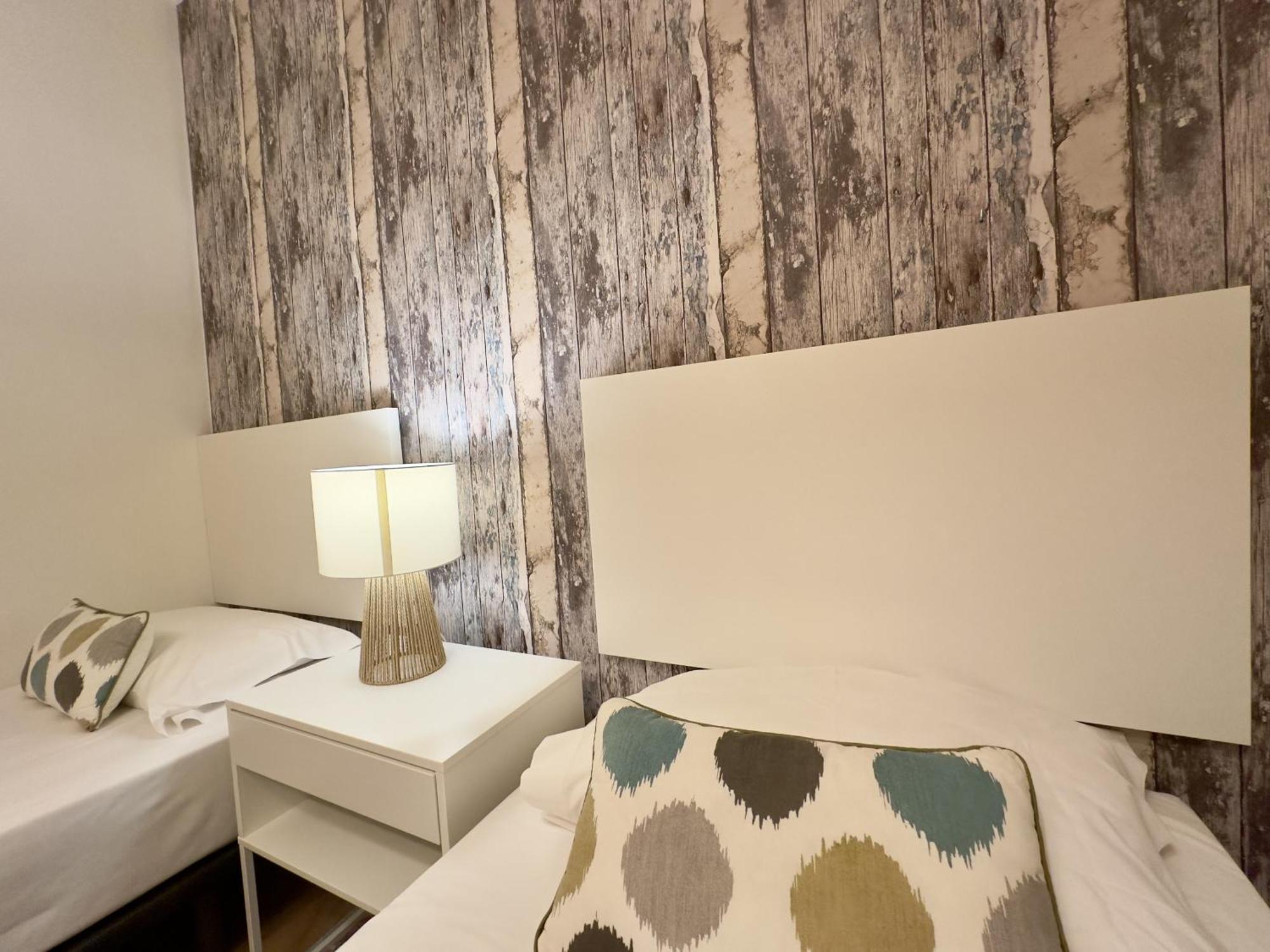 Urbe10 Plaza De Uncibay 3 Bedrooms Apatment Malaga Exterior photo